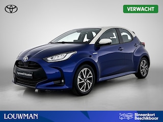 Toyota Yaris 1.5 Hybrid Style + | BTW voertuig | Head-Up Display | Dodehoek detectie | Parkeersensoren voor+achter | Draadloze telefoonlader | Navigatie | Apple CarPlay/Android Auto |