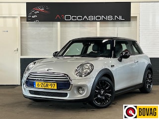 Mini Cooper 3-Deurs 1.5 Business PANODAK + LEER!
