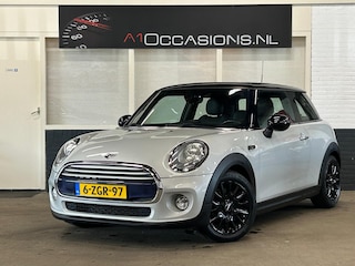 Mini Cooper 3-Deurs 1.5 Business PANODAK + LEER!