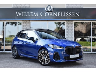 BMW 2-serie Tourer 230e xDrive Pano Trekhaak Head Up Elc Stoelen Came