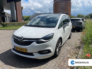 Opel Zafira 1.4 Turbo Business Executive OPC-Line 7p. | Leder | Trekhaak | OPC-Line pakket | Dodehoek detectie | Stoelverwarming | Camera | Adaptive cruise controle | Panoramadak | Parkeersensoren voor en achter | 19'' Velgen