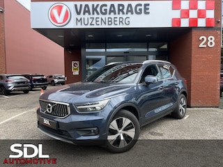 Volvo XC40 1.5 T5 Recharge Inscription Expression // SCHUIF-KANTELDAK // HARMAN&KARDON // ELEK. KLEP // TREKHAAK // CAMERA // NAVI // FULL LED //