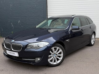 BMW 5-serie Touring 530xd High Executive PANO/HEAD-UP/SOFTCLOSE/LEDER/ADAPTIVECRUISE