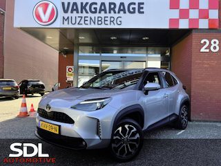 Toyota Yaris Cross 1.5 Hybrid 115 First Edition // ADAPT. CRUISE // KEYLESS // APPLE-ANDROID AUTO // CAMERA+SENSOREN // STOEL + STUUR VERWARMING //