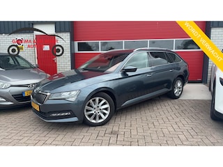 Skoda Superb Combi 1.5 TSI ACT Business Edition AUTOMAAT / FULL LED / TREKHAAK / KEYLESS / NAVI / CARPLAY / CLIMA / PDC / NL-AUTO
