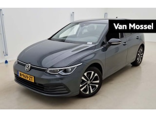 Volkswagen Golf 1.0 eTSI Life | 110 PK | Automaat | Adaptieve Cruise Control | Trekhaak | Stoelverwarming | Stuurverwarming |