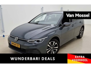 Volkswagen Golf 1.0 eTSI Life | 110 PK | Automaat | Adaptieve Cruise Control | Trekhaak | Stoelverwarming | Stuurverwarming |