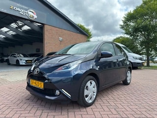 Toyota Aygo 1.0 VVT-i x-play \ automaat \ camera \ e1