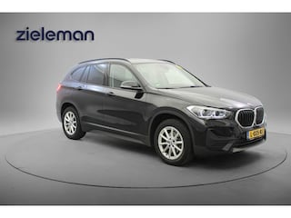 BMW X1 SDrive18i Business Editon Plus - Panorama, Camera, Navi