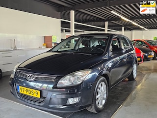 Hyundai i30 1.6i Dynamic Business/AIRCO/5-DEURS/APK 3-2027/