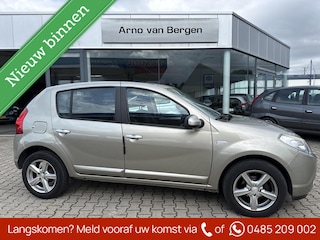 Dacia Sandero 1.2 Lauréate, airco, lichtmetalen velgen, mistlampen.