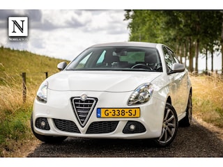 Alfa Romeo Giulietta 1.4 T Distinctive | PDC | Trekhaak
