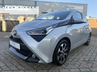 Toyota Aygo 1.0 VVT-i x-play limited | Apple Carplay | Achteruitrij Camera | Dealeronderhouden | VERWACHT