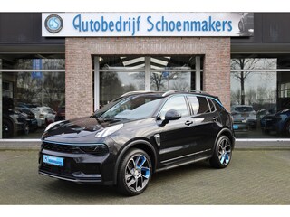 Lynk & Co 01 1.5 MY23! 6.6Kwh LADEN! ZWARTE-HEMEL ROLHOES MY23 360-CAMERA PANO/SCHUIF INFINITY DAB NAVI CARPLAY STOELVERWARMING ELEK.ACHTERKLEP 20"LMV