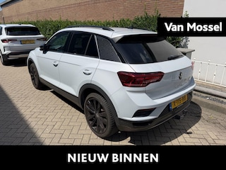Volkswagen T-Roc 1.5 TSI R-Line | 150 PK | Digital Cockpit PRO | Elektrische Kofferbak | Stoelverwarming | Panorama Schuif/Kantel Dak | Carplay / Android Auto