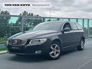 Volvo V70 2.0 D2 Classic Edition 1e eigenaar! Lederen bekleding, Cruise control, Climate control, Verwarmde stoelen voor, Verwarmde voorruit, Trekhaak, Dual-Xenon adaptief, Sensus Pro met Volvo on Call