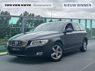 Volvo V70 2.0 D2 Classic Edition 1e eigenaar!  Lederen bekleding, Cruise control, Climate control, Verwarmde stoelen voor, Verwarmde voorruit, Trekhaak, Dual-Xenon adaptief, Sensus Pro met Volvo on Call