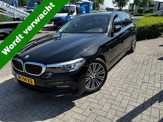 BMW 5-serie Touring 520i High Executive 19inch Sportstoelen Getint Glas