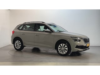 Skoda Kamiq 1.0 TSI 110pk DSG Business Edition Parkeersensoren Stoelverwarming Trekhaak Virtual Cockpit