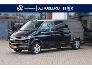 Volkswagen Transporter 2.0 TDI L2H1 28 Bulli 150PK / 110kW DSG, NL auto, 1e eigenaar dealeronderhouden en door ons geleverd, digital cockpit pro, adaptieve cruise control (ACC), achteruitrijcamera (Rear View), elektrisch verstel-, verwarm- en inklapbare buitenspiegels, verwarmbare voorstoelen, parkeersensoren voor en achter (PDC), lederen bekleding, multifunctioneel lederen stuurwiel, achterklep, zijschuifdeur rechts, LED verlichting etc.