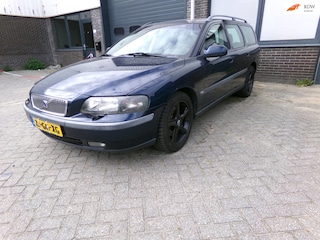 Volvo V70 2.3 T-5 Comfort Line automaat MOTORSCHADE