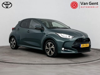 Toyota Yaris 1.5 Hybrid 115 Dynamic | Apple Carplay / Android Auto | Dodehoek detectie | Parkeersensoren voor/achter | Stoel-/stuurverwarming | Adaptive Cruise | Clima | Keyless | Camera | 16 inch