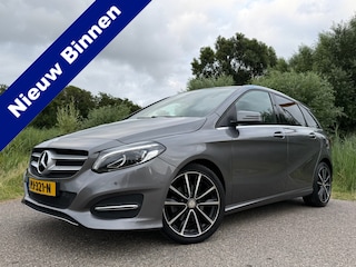 Mercedes-Benz B-klasse 180 Activity Edition Automaat | AMG-Line | 1e Eigenaar | Leder | 18" Velgen | Navi | Clima | PDC | Cruise |