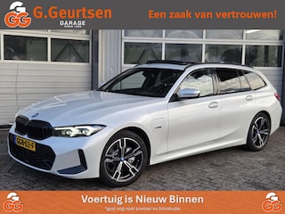 BMW 3-serie Touring 320e, M-sport, Trekhaak, Panoramadak, Volleder! LED koplampen!