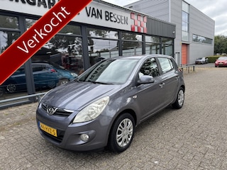 Hyundai i20 1.4i DynamicVersion AUTOMAAT-AIRCO-5DRS