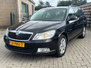 Skoda Octavia Combi 1.2 TSI Ambition Business Line | airco | navi | cruise | trekhaak | lange apk !