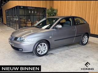 Seat Ibiza 1.4-16V Sensation. Climatronic. Cruise-control. 36000 KM !! Van tweede eigenaar met NAP.