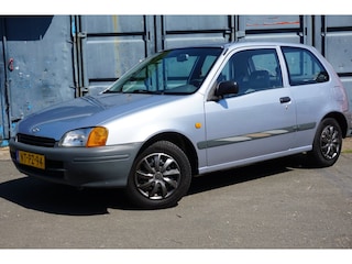 Toyota Starlet 1.3-16V | APK 15-07-2028 | Trekhaak | Zeer netjes | Dis. vervangen