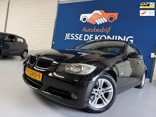 BMW 320i Business Line automaat / kleur: zwart / NAP met 198761 km.en APK tot 08/2027 / Climate / Sportvelgen / Cruise/etc