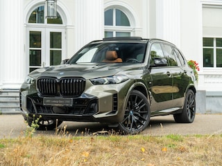 BMW X5 xDrive50e M-Sport | Pano | 22 inch | Luchtvering | Manhattan metallic |