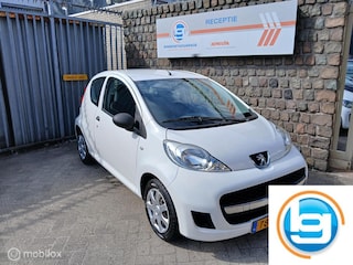 Peugeot 107 1.0-12V Accent