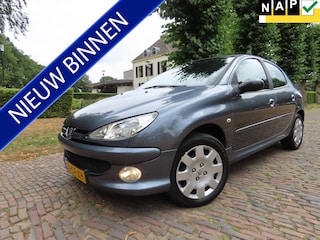 Peugeot 206 1.6-16V Air-line 3 Airco Pdc 5 Drs Carplay Ellec Pakket Trekhaak