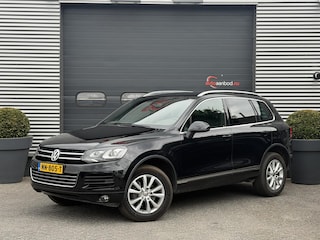 Volkswagen Touareg 3.0 TDI R-line | Luchtvering | Trekhaak | Xenon | DAB | Lederen Bekleding |