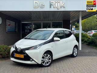 Toyota Aygo 1.0 VVT-i x-joy | Navi, Camera, Clima, Bluetooth, DAB, NAP | Dealeronderhouden | 2e Eigenaar |
