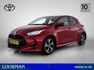 Toyota Yaris 1.5 Hybrid 115 First Edition Comfort Pack | BTW voertuig | Dodehoek detectie | Stoel+stuurverwarming | Parkeersensoren voor+achter | Draadloze telefoonlader | elektrisch verstel/inklapbare spiegels | Apple CarPlay/Android Auto