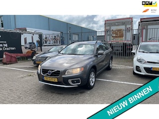 Volvo XC70 2.4D Momentum 176pk Automaat 1e eig. Leder Trekhaak 1800kg.