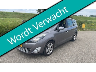 Renault Scénic 2.0i 140pk Automaat Clima Navi PDC Trekhaak 1300kg.
