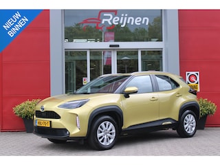 Toyota Yaris Cross 1.5 Hybrid Dynamic | KEYLESS ENTRY / START | VOORSTELEN VERWARMD | STUUR VERWARMING | HEAD-UP DISPLAY | LED KOPLAMPEN | ADAPTIVE CRUISE CONTROL | LANE ASIST |  ELEKTRISCH BEDIENBARE ACHTERKLEP | DRAADLOOS APPLE CARPLAY | ANDROID AUTO |  ACHTERUITRIJCAMERA | DRAADLOZE TELEFOONLADER | VOORRUIT VERWARMING | 16" LICHTMETALEN VELGEN |