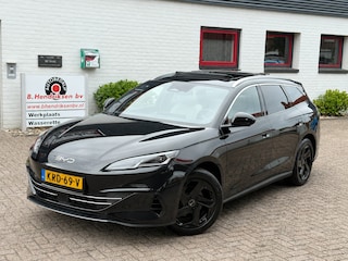 BYD Seal 6 Touring 1.5 DM-i 212PK PHEV Comfort/ Panoramadak/ 18 Inch/ Adaptieve cruise/ 360 Camera/ 8000 euro korting/ 100 KM elektrisch/ Nieuwe voorraad auto