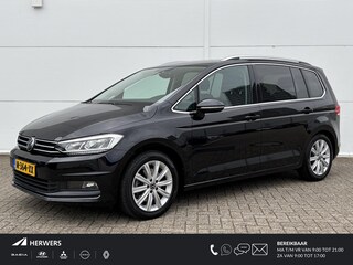 Volkswagen Touran 1.5 TSI Highline 7p / Navigatiesysteem full map / Voorstoelen verwarmd / 7 personen / Cruise control adaptief /