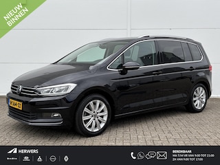 Volkswagen Touran 1.5 TSI Highline 7p / Navigatiesysteem full map / Voorstoelen verwarmd / 7 personen / Cruise control adaptief /