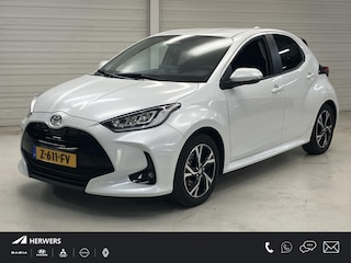 Toyota Yaris 1.5 Hybrid 115 First Edition Navigatie / Afn. Trekhaak / All Weatherbanden / LM Velgen / NL auto / 1ste eigenaar /