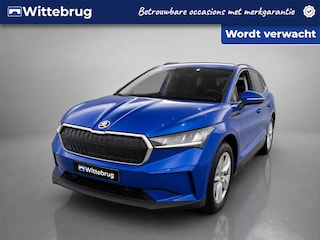 Skoda Enyaq iV 60 / Navigatie / Zwenkbare trekhaak / Parkeersensoren V+A /  Lichtmetaal 19 inch /