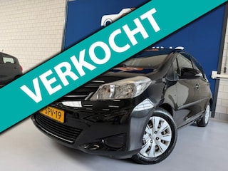 Toyota Yaris 1.3 VVT-i Aspiration /5 deurs / navigatie/camera/ 1e eig./ climate / cruise /etc. / NAP 139900 km./ APK tot 07/2027 /