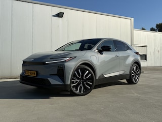 Toyota C-HR First Edition 77 kWh Automaat | Warmtepomp | Achteruitrijcamera | Navigatie | Cruise control adaptief