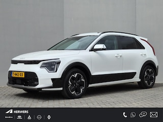 Kia Niro ExecutiveLine 64.8 kWh / SOH 100% / CCS snelladen / Head Up Display / Harman/Kardon Audio Systeem / Trekhaak vast / Glazen schuif- en kanteldak / Stuur- Stoel & Achterbank verwarming / Achteruitrijcamera / Apple Carplay Android Auto /